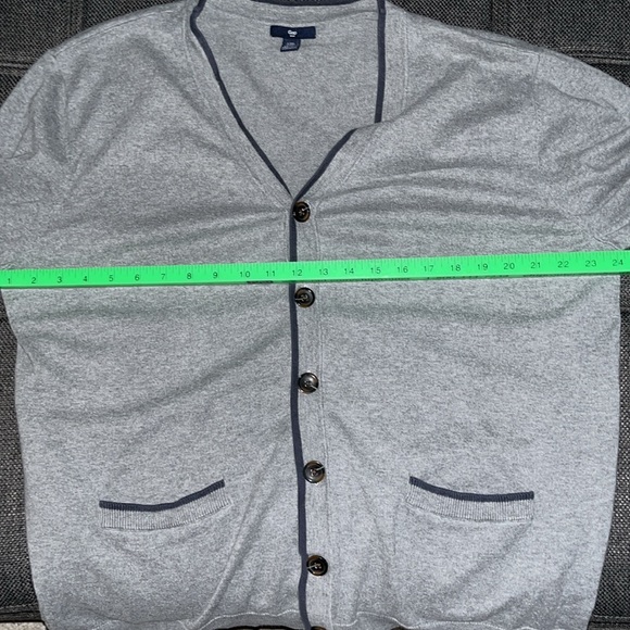 Gap Men’s V Neck Button Up Sweater - Picture 5 of 7